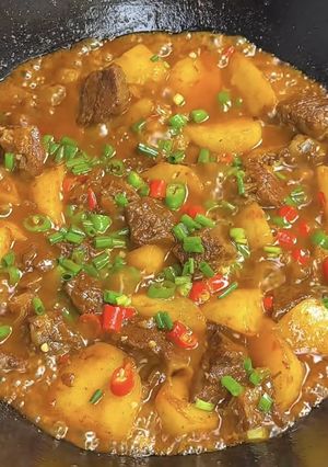 A picture of Authentic Chinese dish：Braised Beef Brisket.