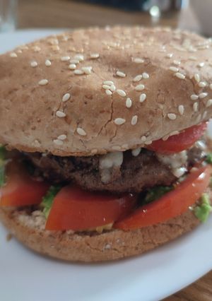 Una foto de Hamburguesa (620 kcal)