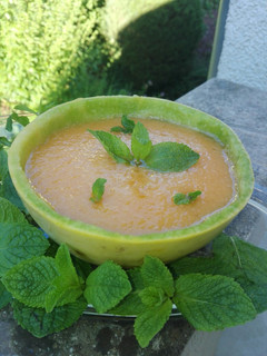 Una foto de Sopa fría de melón