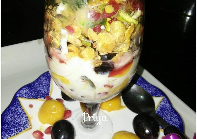 Cornflakes and fruits smoothie