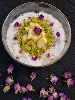 عکسی از دستور پودینگ سیب وگردو apple &walnuts pudding