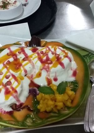 A picture of Surprise dahi bhala and mango smoothie.