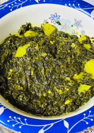 A picture of Arabic Spinach with Potatoes.