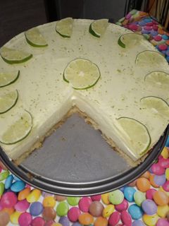 Una foto de Tarta de limón y gintonic
