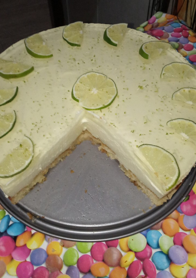 Una foto de Tarta de limón y gintonic