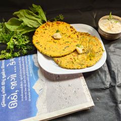 A picture of Masala bhakhri.