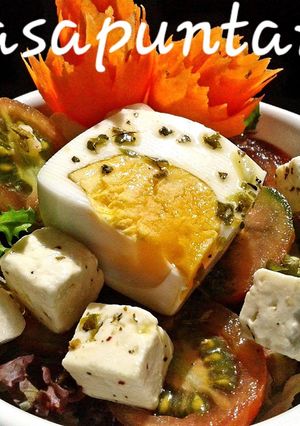 Una foto de Ensalada con vinagreta griega 🥗 🌍