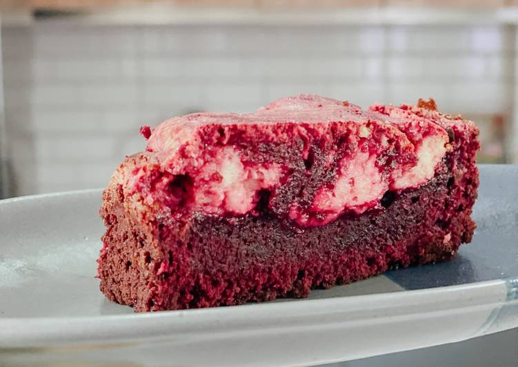 Bagaimana Menyiapkan Super yummy Red velvet creamcheese BROWNIE recipe tintinrayner, Bikin Ngiler