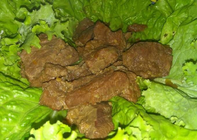 Semur daging sapi plus acar timun