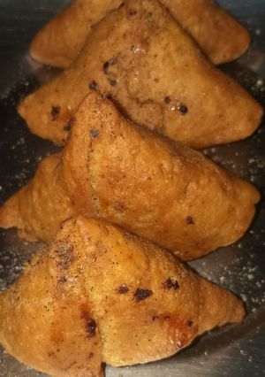 কিমা সামোসা (keema samosa recipe in Bengali) রেসিপির প্রধান ছবি