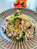 Easy Layered steam pork with beansprouts and mushrooms