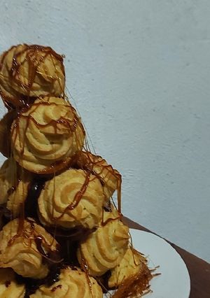 Una foto de Masa de choux, croquembouche