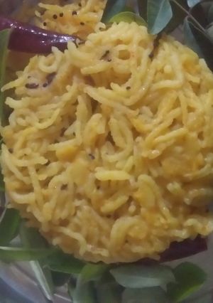 વઘારેલી ખીચડી (Vaghareli Khichdi recipe in Gujarati) રેસીપી મુખ્ય ફોટો
