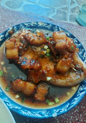 Hình của món Cá basa kho thịt.