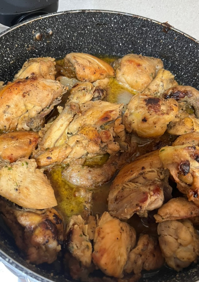 Una foto de Pollo con picada