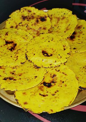 A picture of Masala bhakhari.