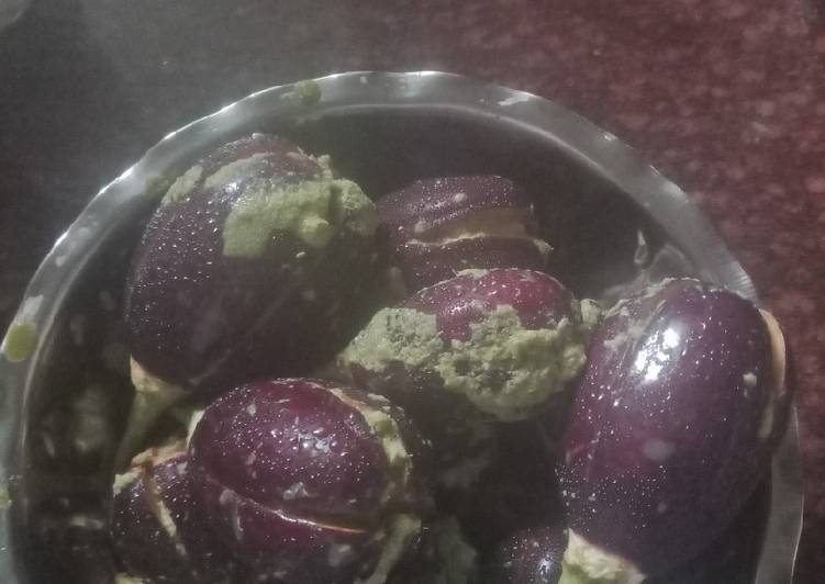 Stuffed brinjals(ravaiya)