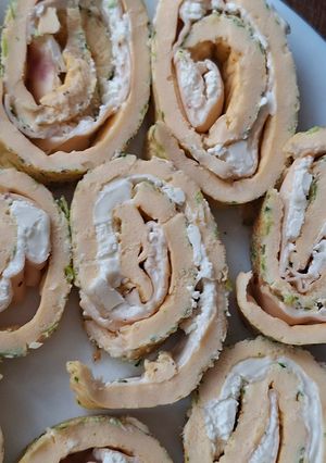Vendégváró tojástekercs recept fotója