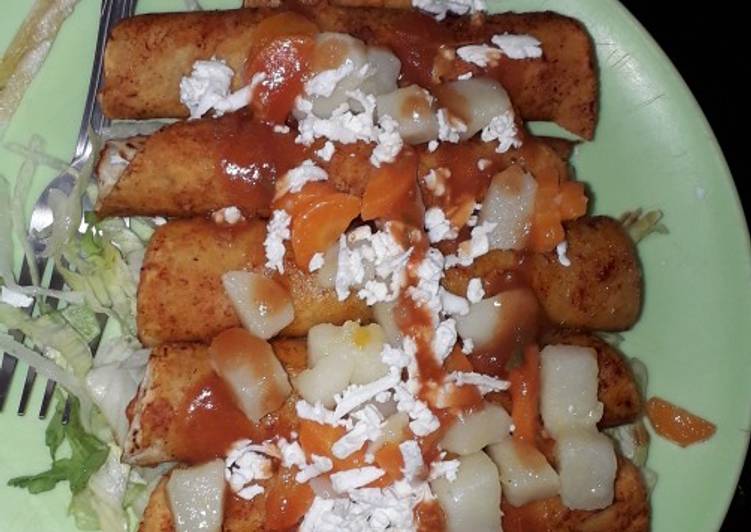 Tacos rojos (san luis potosi) Receta de edite_val Cookpad