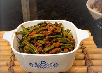 How to Cook Appetizing Stir Fry Green Bean Carrots and Ground Beef With Gochujang Paste