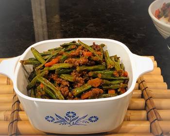 Easy Serving Recipe Stir Fry Green Bean Carrots and Ground Beef With Gochujang Paste Yummy