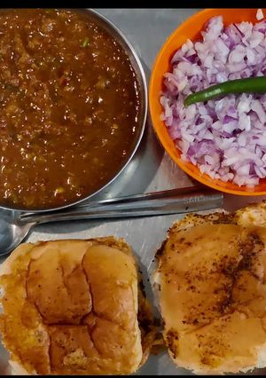 A picture of Instant Pav Bhaji recipe, Instant Pav bhaji recipe in cooker,.