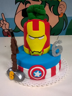 Una foto de Torta súper héroes cumpleaños de Felipe