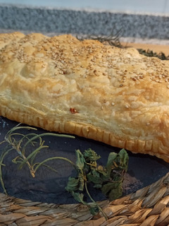 Una foto de Empanada de hojaldre "Cheese lovers" Versión 2.0 💛🧀🥟
