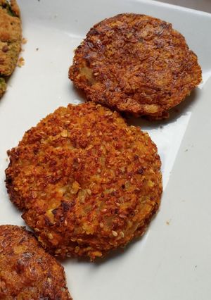 Una foto de Croquetas de quinoa y zapallo veganas