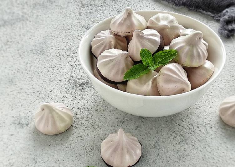 makanan Meringue Cookies/Schumpjes yang pingin nambah