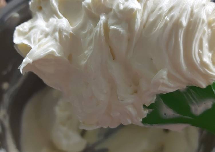 dari awal hingga akhir Menyiapkan Swiss meringue buttercream Jadi, Menggugah Selera