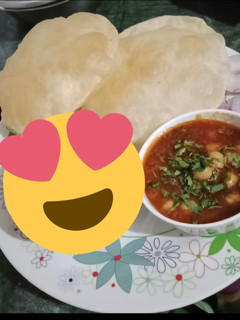 छोले भटूरे (Chole Bhature Recipe in Hindi) रेसिपी मुख्य फोटो