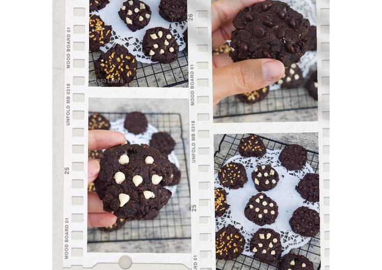 Langkah Mudah untuk Menyiapkan 83.Chewy Dark Choco Cookies 🍪🍪😍🥰 Anti Gagal