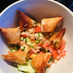 A picture of Samosa chat.