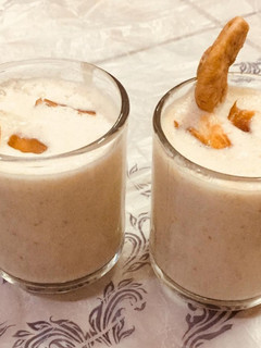 அத்தி மற்றும் பேரிச்சை மில்க் ஷேக் செய்முறை முக்கிய புகைப்படம்
