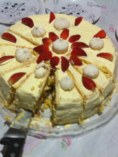 Foto de Bolo de Morangos Suspiro e Nata