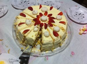 Foto de Bolo de Morangos Suspiro e Nata