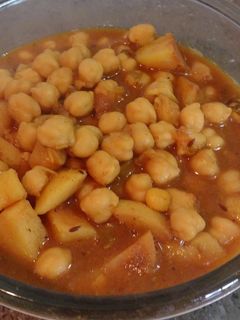 আলু কাবুলী ছোলার কারি(Aloo kabuli cholar curry recipe in Bengali) রেসিপির প্রধান ছবি