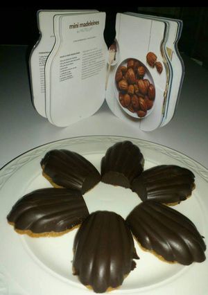 Une photo de Mini madeleines au nutella coque chocolat 🍫