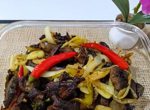 Gambar Hati, Paru Kambing Goreng Kunyit