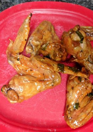 A picture of Basil, Garlic, Butter Wings.