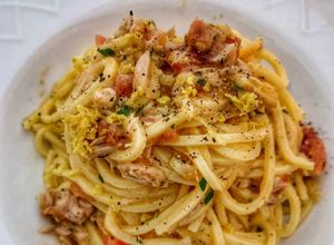 Foto di Chitarra all’uovo con tonno e pomodorini