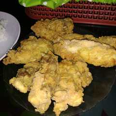 A picture of Ayam krispi.