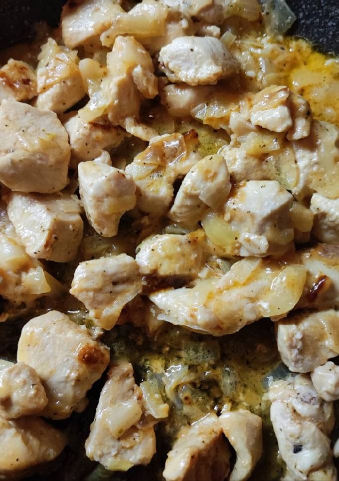 Куряче філе зі сметаною