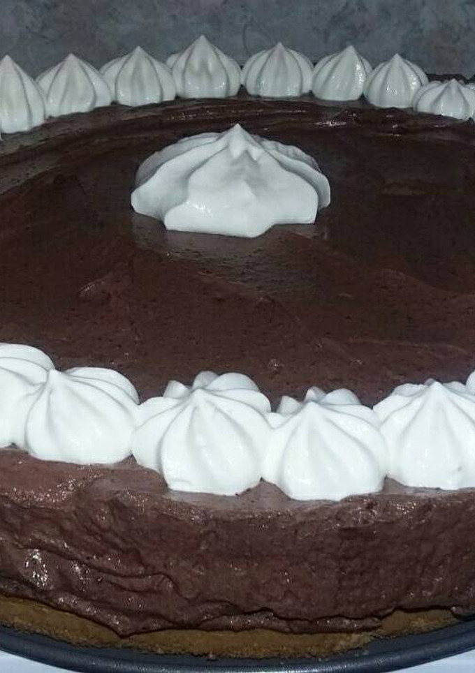 Una foto de Torta mousse de chocolate súper fácil y rápida