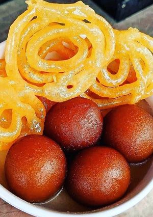 A picture of Juicy gulab jamun.