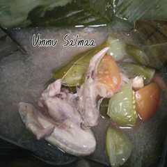 A picture of Asem-asem Ayam Bening Bungkus Daun.
