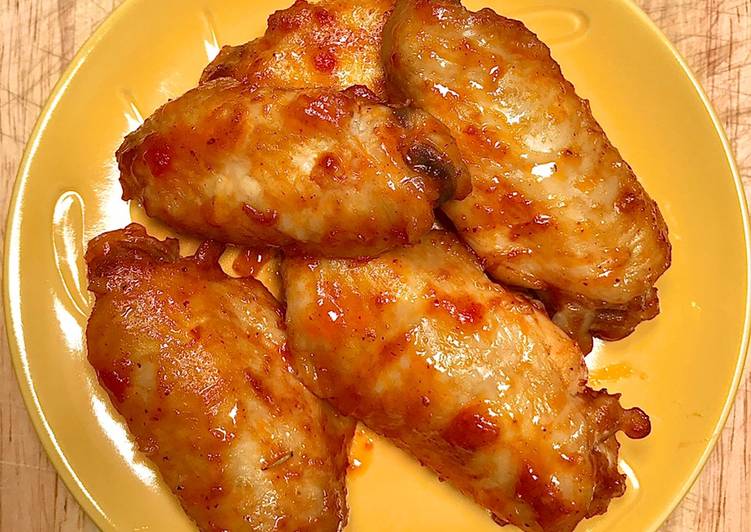 CHICKEN WINGS WITH SPICY TOMATO SAUCE | ปีกไก่อบซอสมะเขือเทศ (สูตรไก่ 4)