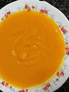 Una foto de Crema de calabaza y apio