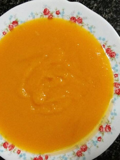 Una foto de Crema de calabaza y apio